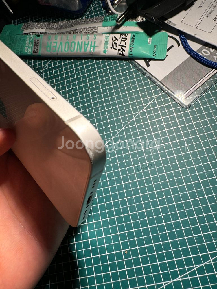 아이폰 12 화이트 64기가--8