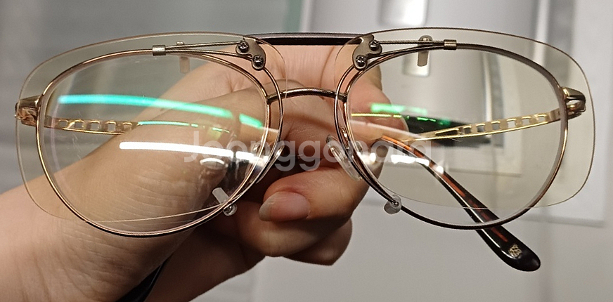 썬가드 탈부착 클립온 블루라이트 차단안경--2