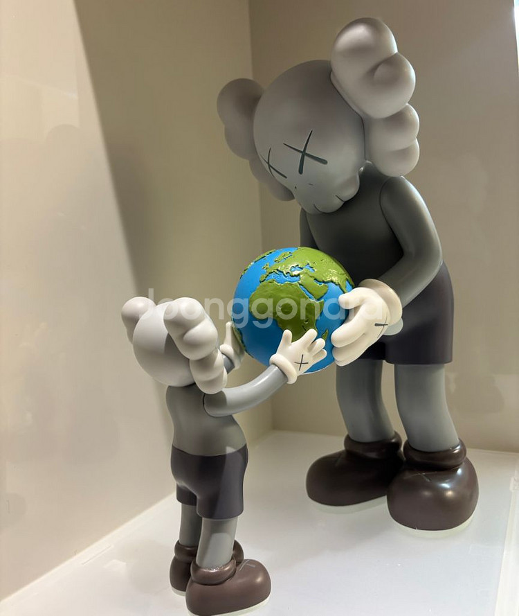 카우스 kaws 프로미스 인테리어 소품--3