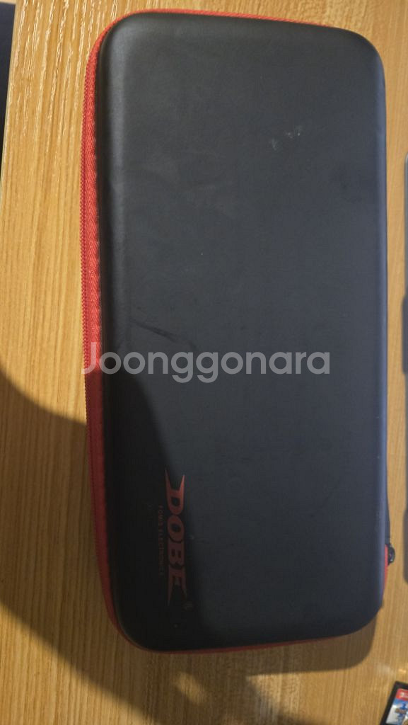 닌텐도 스위치 (케이스포함) 및 게임 칩 5개 팝니다--1