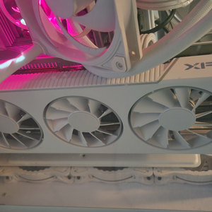 라데온 그래픽카드 xfx 7900gre white