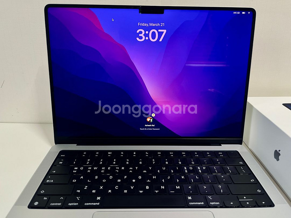 Apple M2 pro Macbook pro 14--2