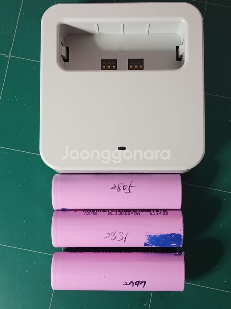 코웨이 3s 18650 12V 배터리팩과 충전거치대--2