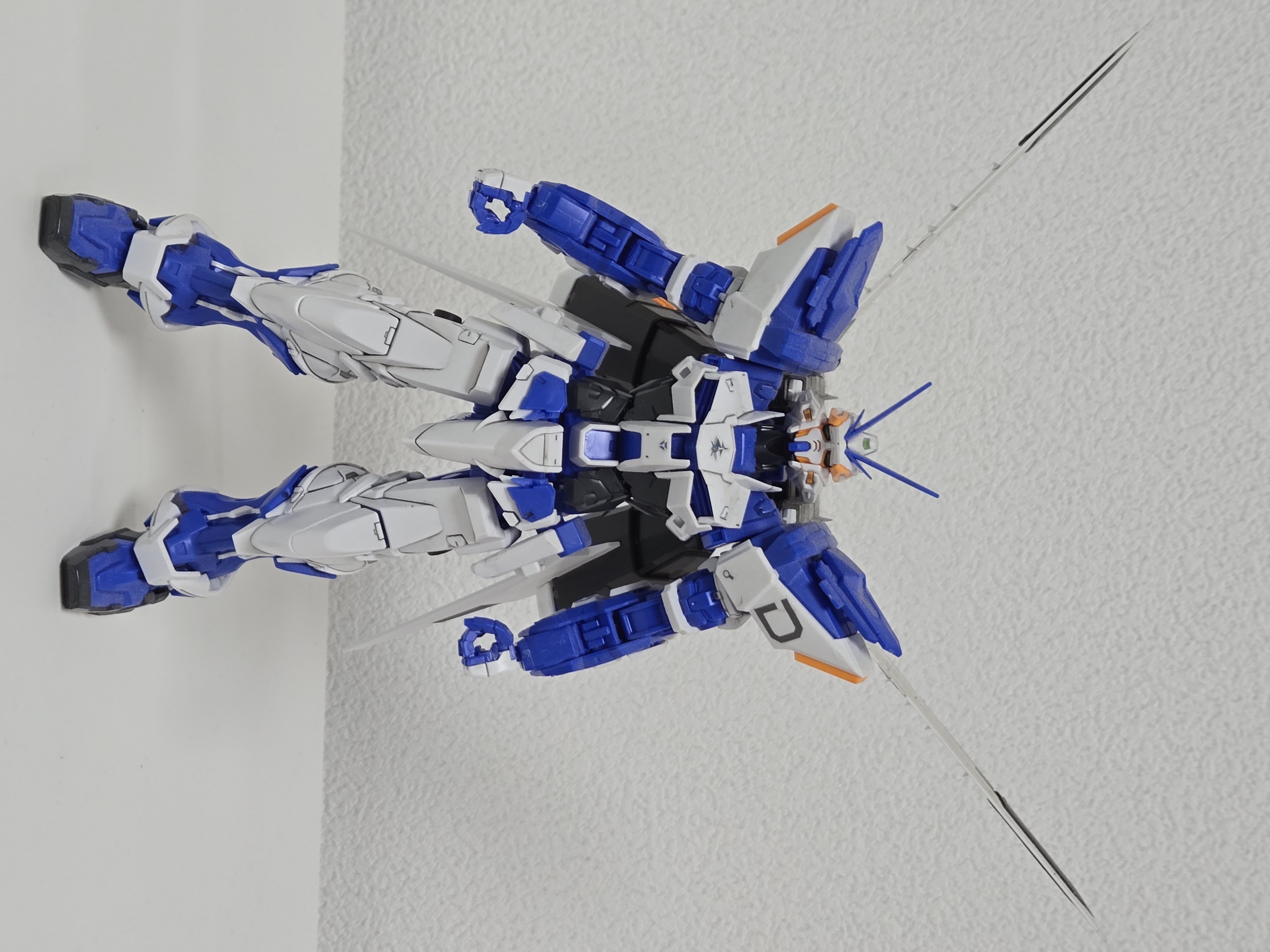 MG 1/100 아스트레이 블루프레임 건프라 조립품