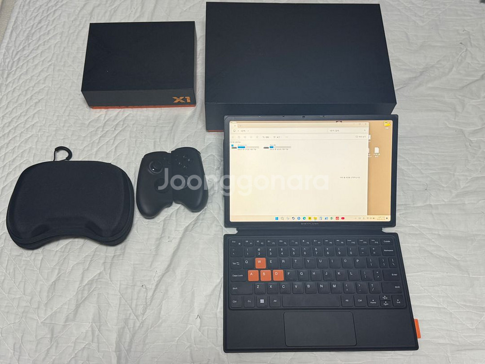 onexplayer x1 8840u 32gb 2tb--1