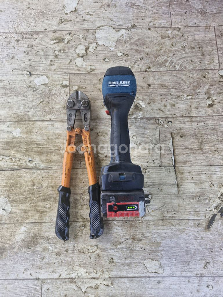 보쉬충전임팩렌치 GDS 18V 200.배터리포함.가따.--1