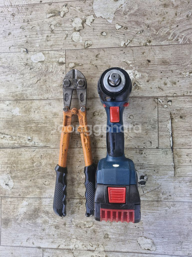 보쉬충전임팩렌치 GDS 18V 200.배터리포함.가따.--3