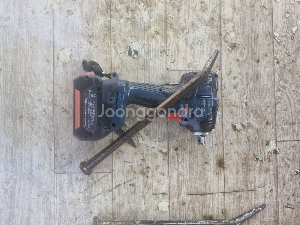 보쉬충전임팩렌치 GDS 18V 200.배터리포함.시누.--1