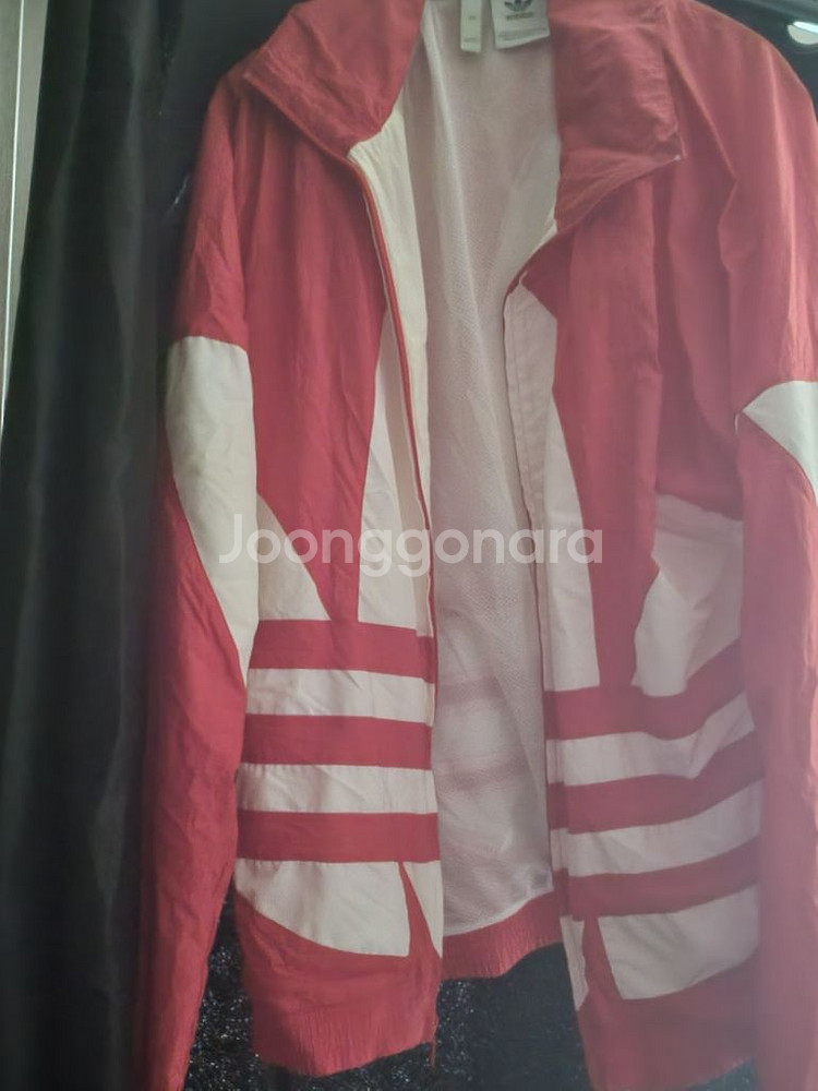 아디다스 빅트레포일 바람막이 판매합니다--0