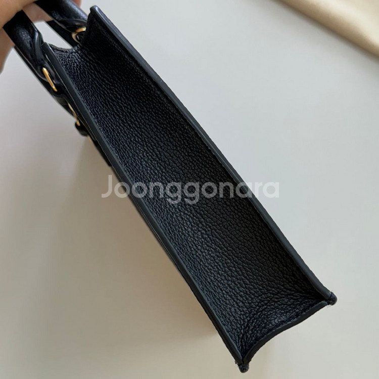루이비통 쁘띠삭플라 앙프렝뜨블랙 ( 참 판매완료)--5
