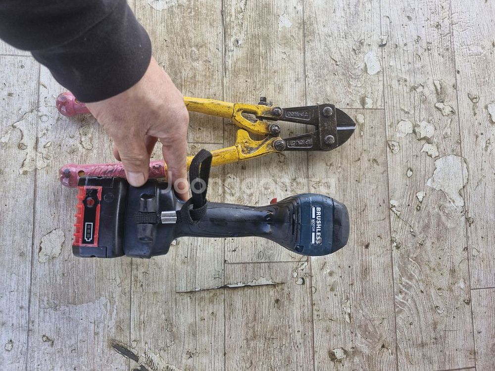 보쉬충전임팩렌치 GDS 18V 200.배터리포함.가따.--3