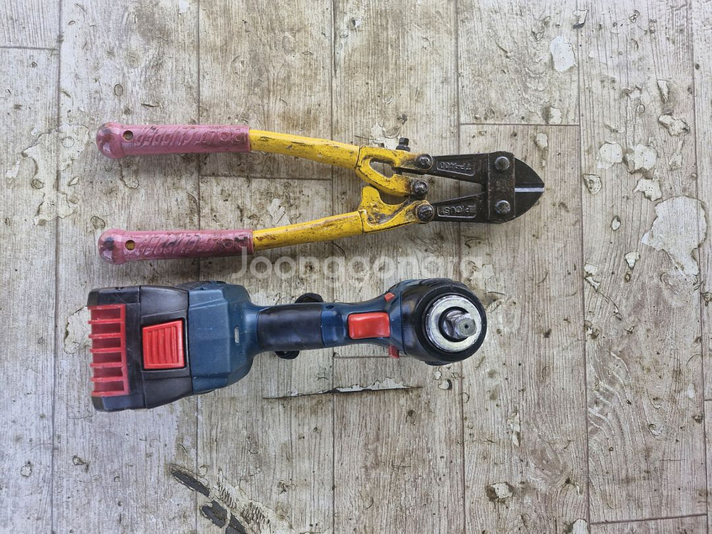 보쉬충전임팩렌치 GDS 18V 200.배터리포함.가따.--2