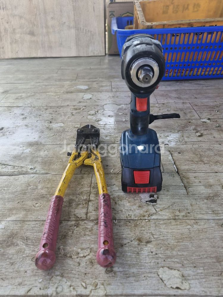 보쉬충전임팩렌치 GDS 18V 200.배터리포함.가따.--5