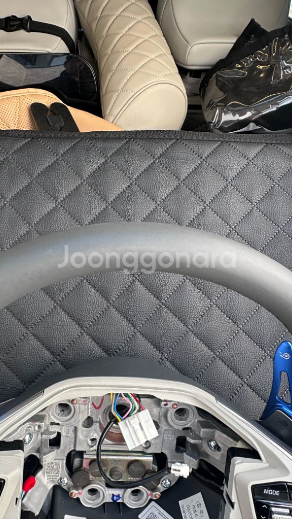 EV6 스티어링휠 상태 좋음 판매합니다--3