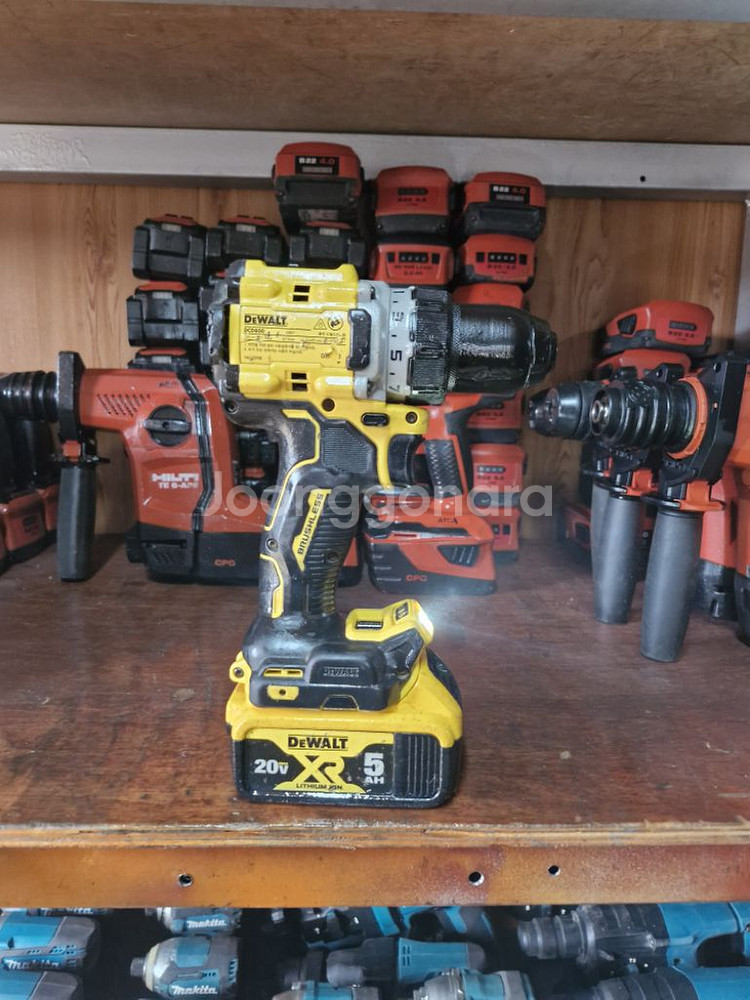 디월트충전드릴 DCD800. 3세대신형.A-3번--1