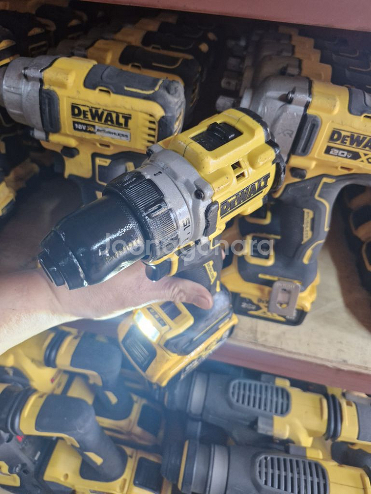 디월트충전드릴 DCD800. 3세대신형.A-3번--8