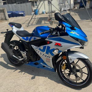 스즈키 gsx-r125 21년 스페셜카울 판매합니다