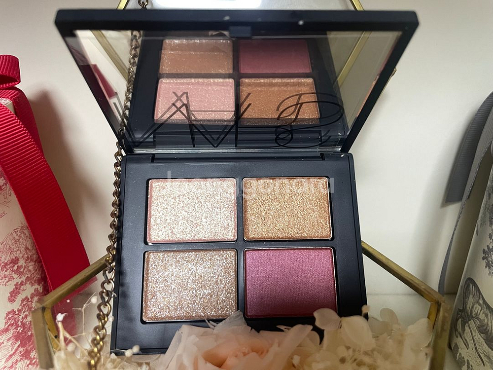 나스 싱가포르 아이섀도우 팔레트--1