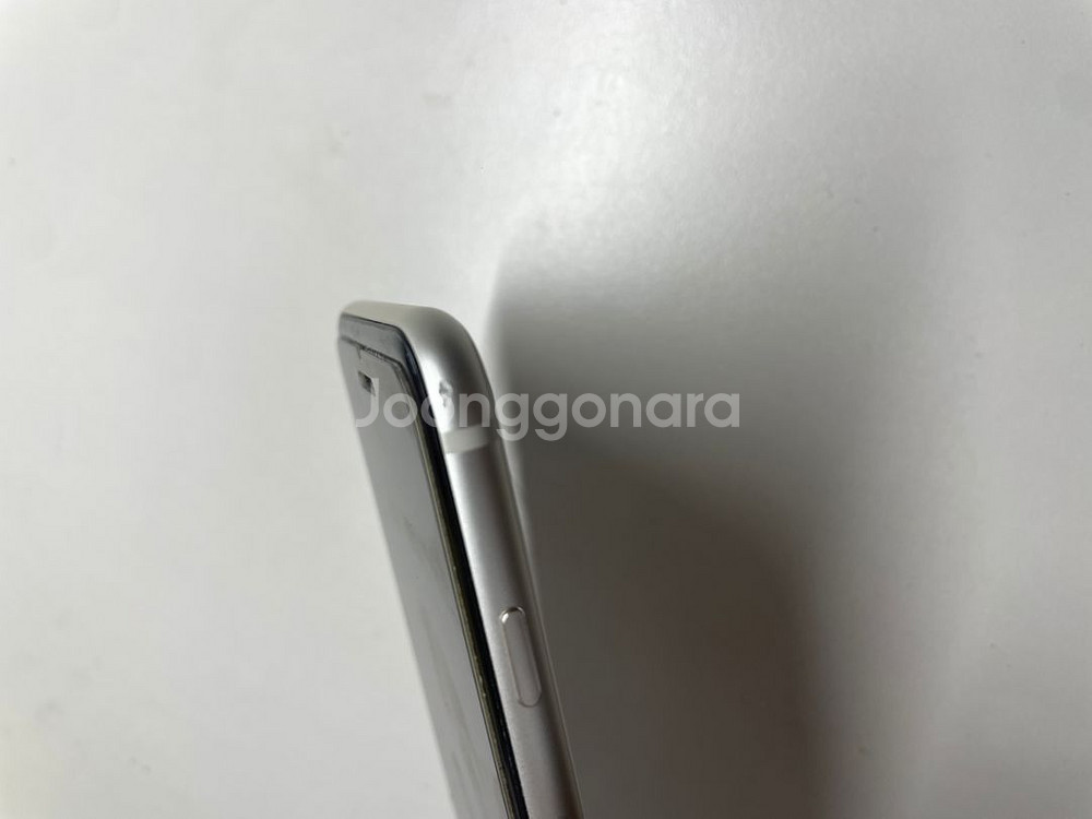 아이폰 se3 64gb--1