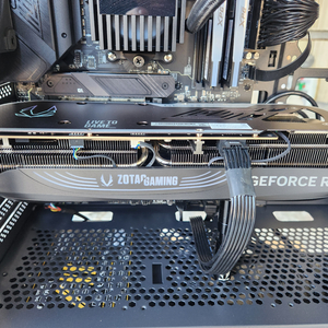 조텍 RTX4080 SUPER 트리니티 팝니다.