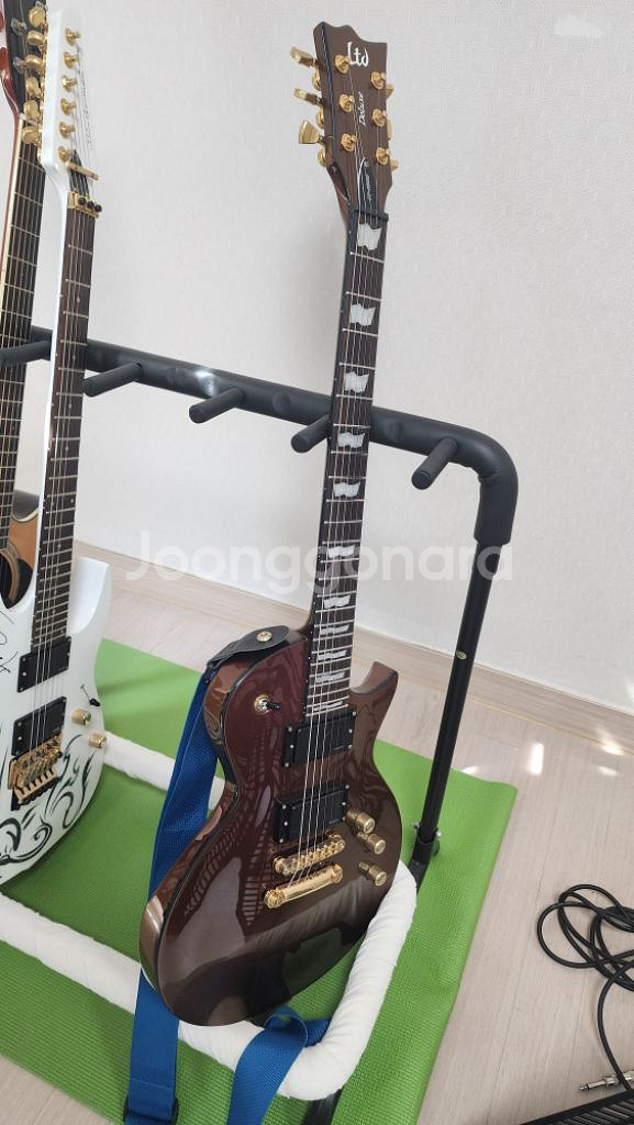 일렉기타 LTD EC-1000 deluxe gold A--1