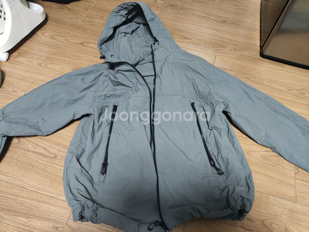 스파오 윈드브레이커 L사이즈--1