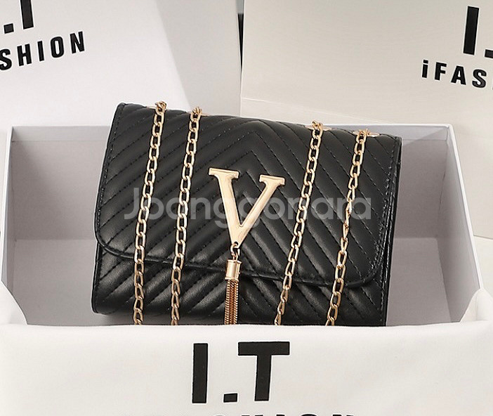 태슬 크로스백 숄더백 블랙--2