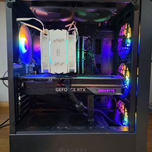 서울 직거래 5700X 램32기가 4070ti 팜