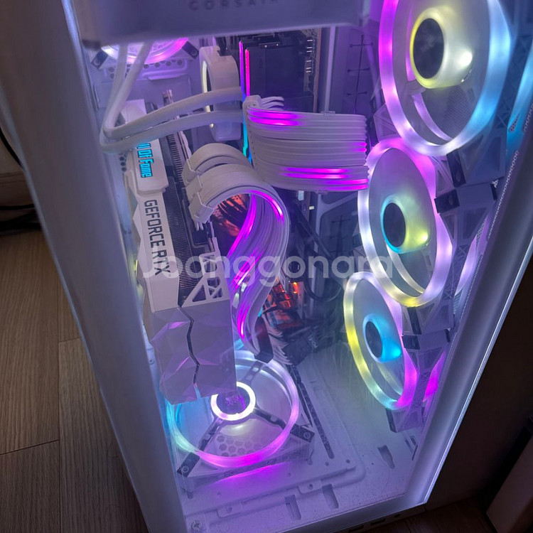 화이트 감성 고사양pc 데스크탑 본체 팝니다--1