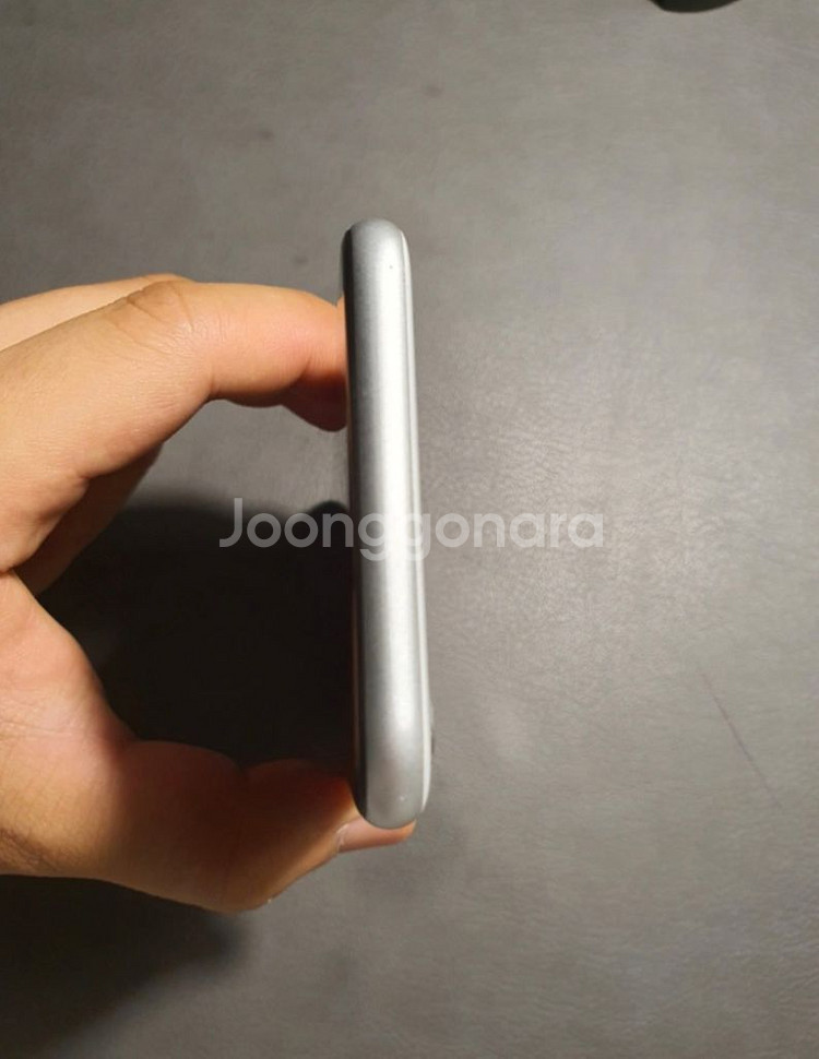 아이폰se2(64GB)--3