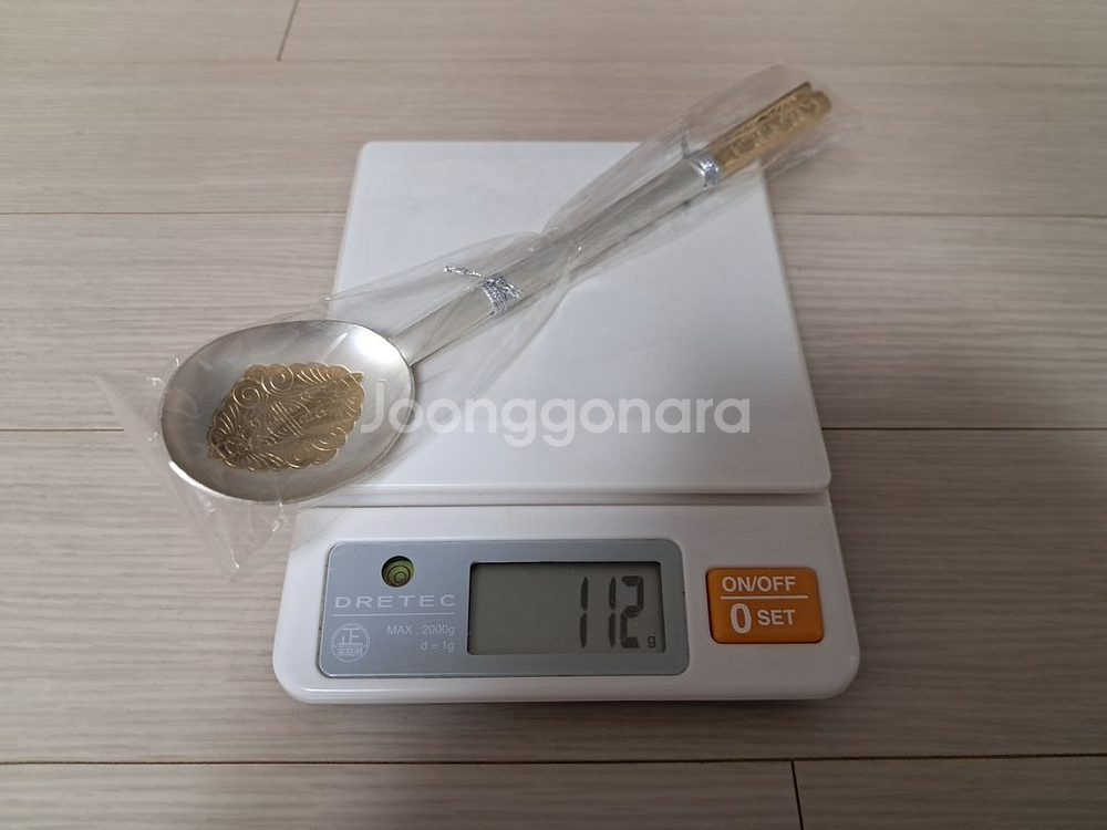 순은 99,9%로 만든 은수저 1벌세트 30돈 팝니다.--1