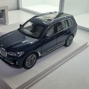 교쇼 1:18 BMW X7 다이케스트 팝니다