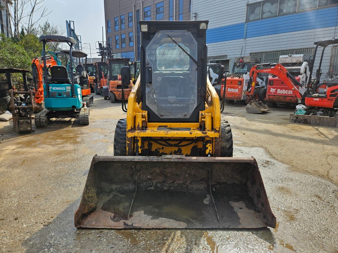 중고스키로더 현대 HSL650-7A조이스틴 2014년
