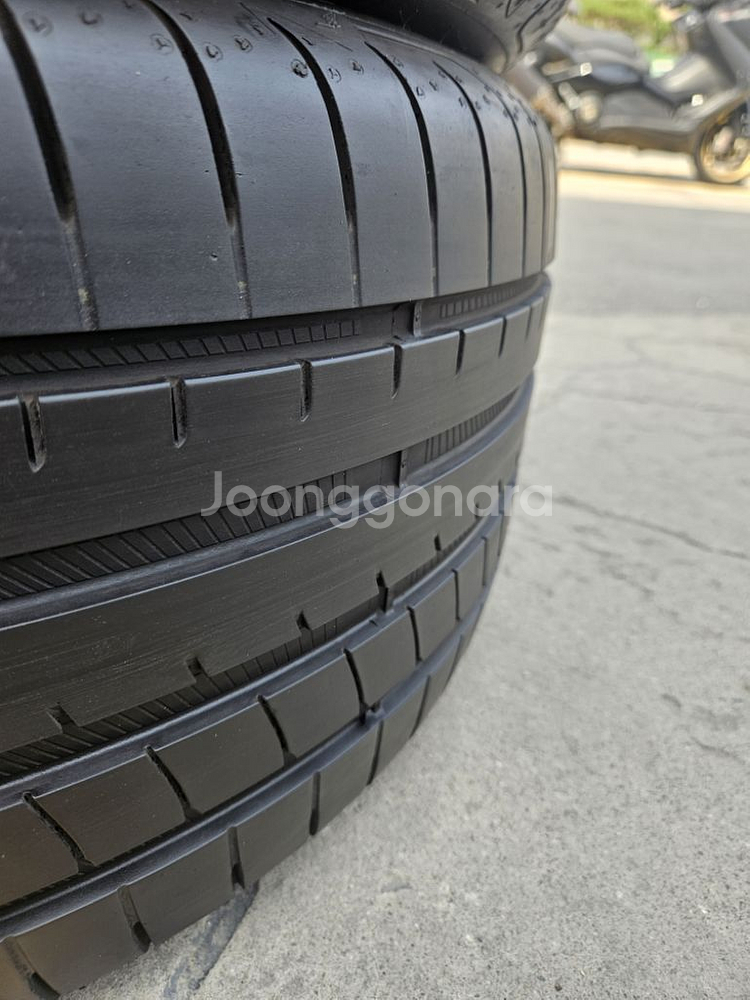 255 40 18 중고타이어 굳이어 F1--1