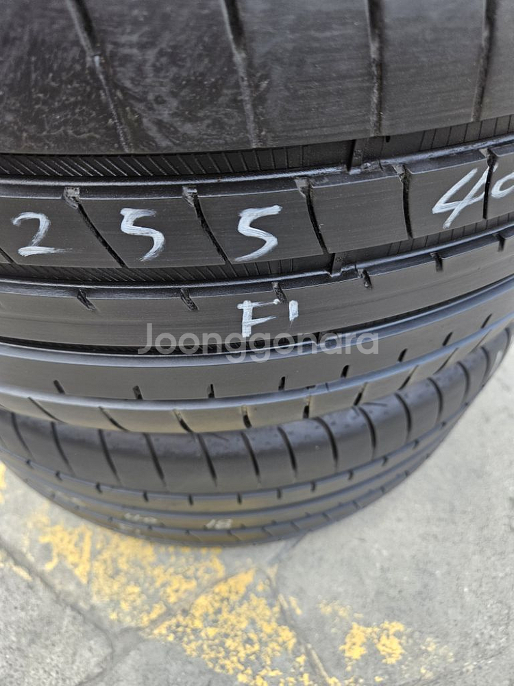 255 40 18 중고타이어 굳이어 F1--3