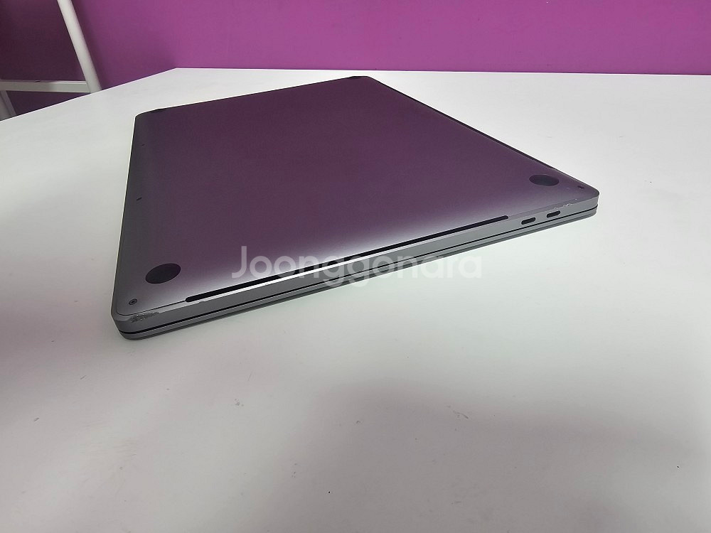 A2141/싸이클 261회/cpu i7/ 맥북 팝니다--4