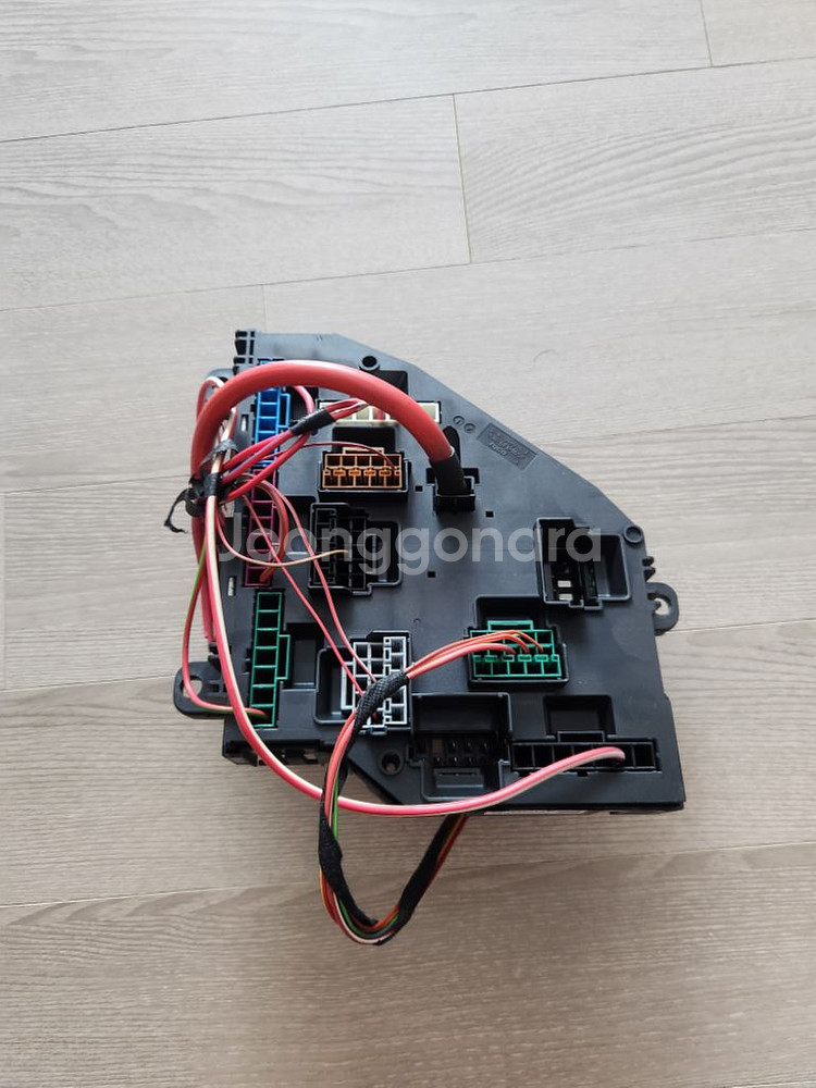 bmw f10 퓨즈박스--1