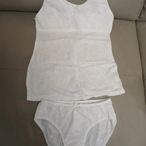 90사이즈(초3~4)런닝브라+팬티세트 2벌 팝니다.