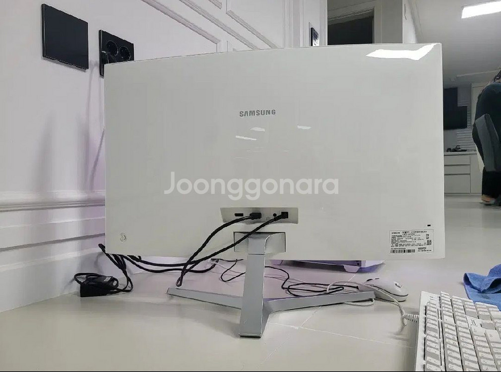 삼성 32인치 화이트 C32F397 컴퓨터 모니터--3