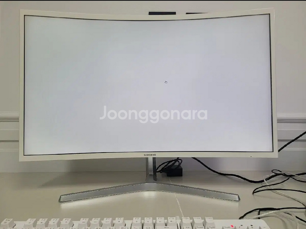삼성 32인치 화이트 C32F397 컴퓨터 모니터--1