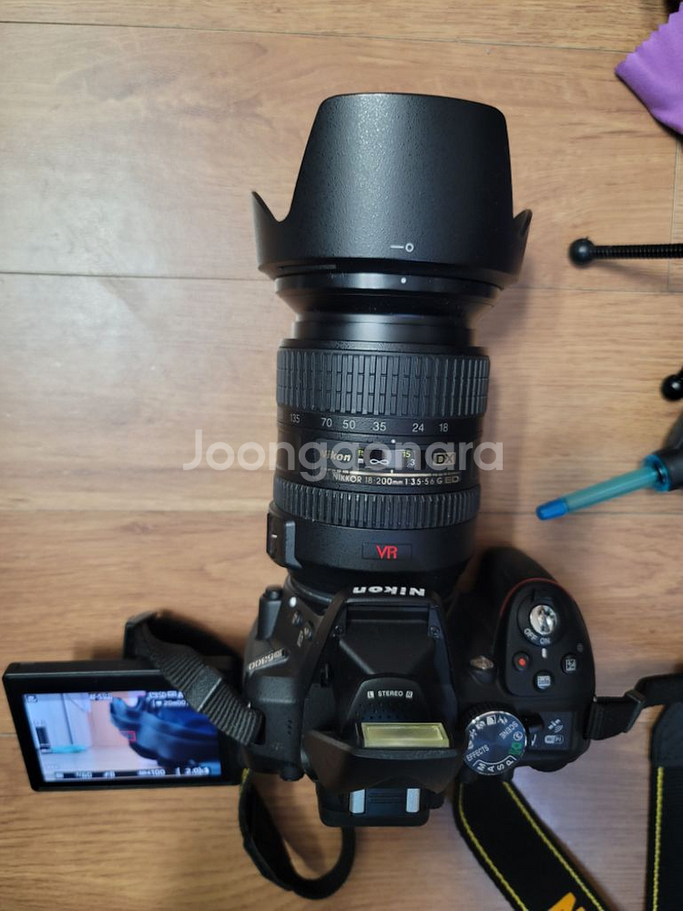 니콘 D5300 with AF-S DX 18-200m--5