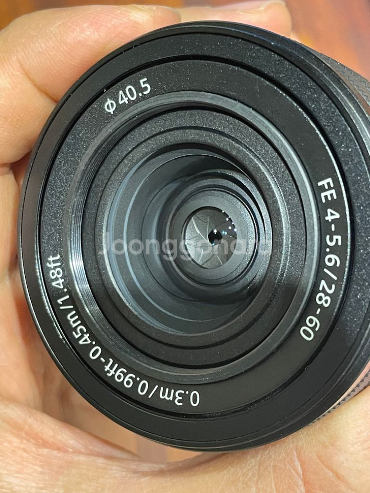 SEL2860 컴팩트한 풀프렌즈--2