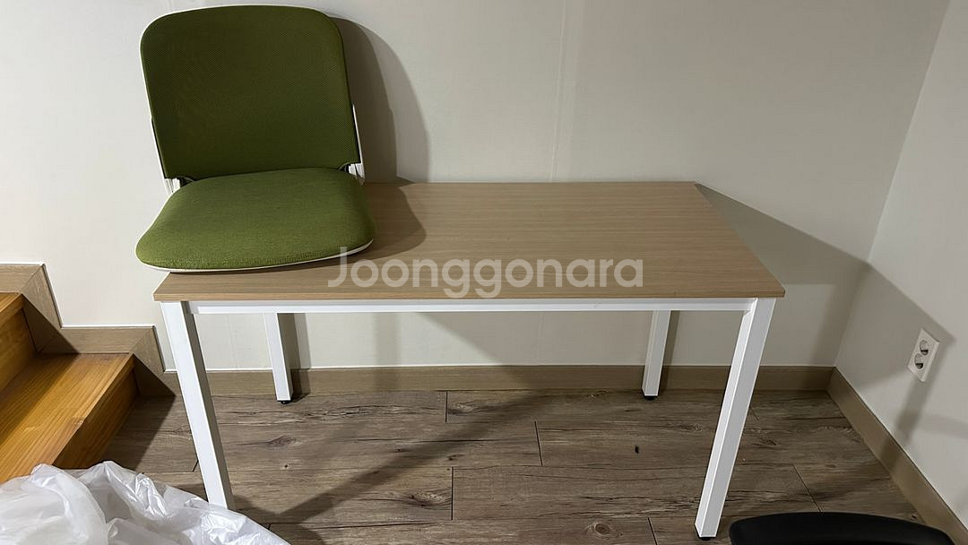 책상, 의자 무료로 드립니다.(구미 옥계동)--0