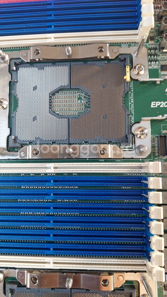 c621메인보드와 xeon 6148 2개 같이--3