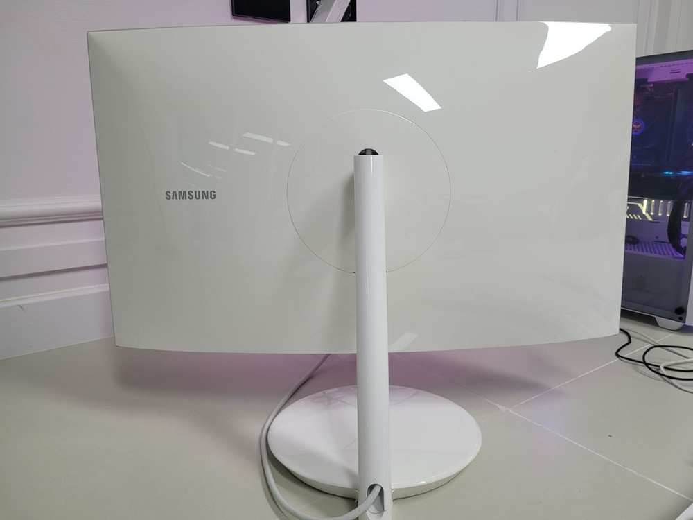 삼성 QHD 27인치 퀀텀닷 C27H711 모니터 이미지