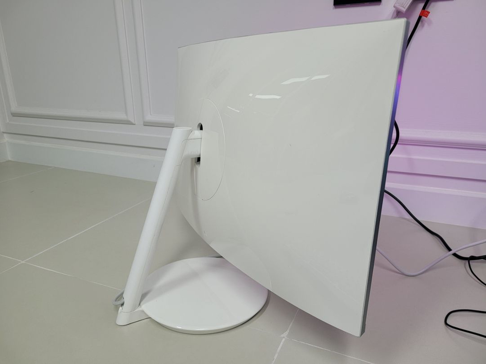 삼성 QHD 27인치 퀀텀닷 C27H711 모니터 이미지