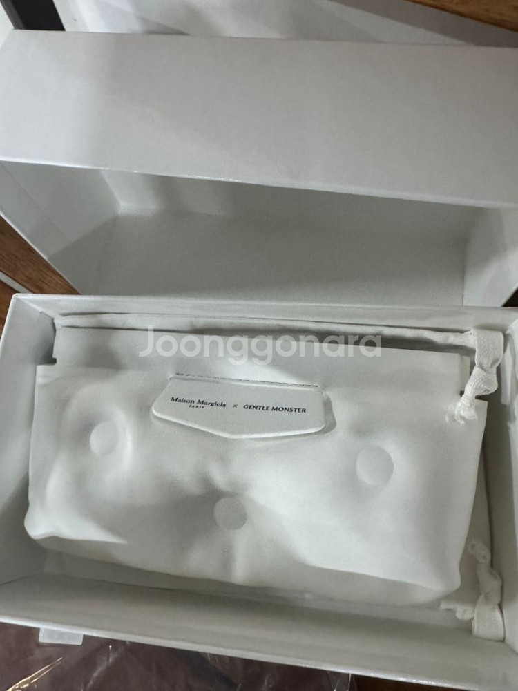 젠틀몬스터 마르지엘라 선글라스 mm208 블랙 안경--3