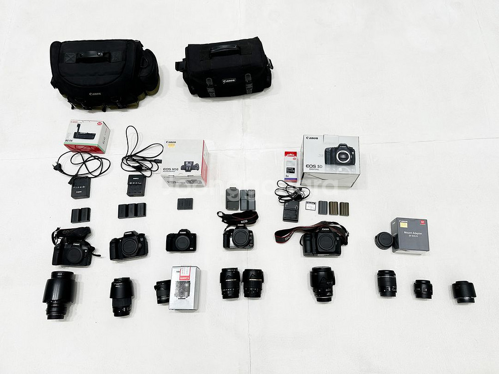캐논 EOS 5D 카메라 + 구성품 싸게 팝니다.--2