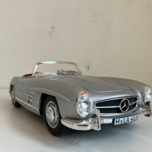 Benz 300SL 1:18 Norev