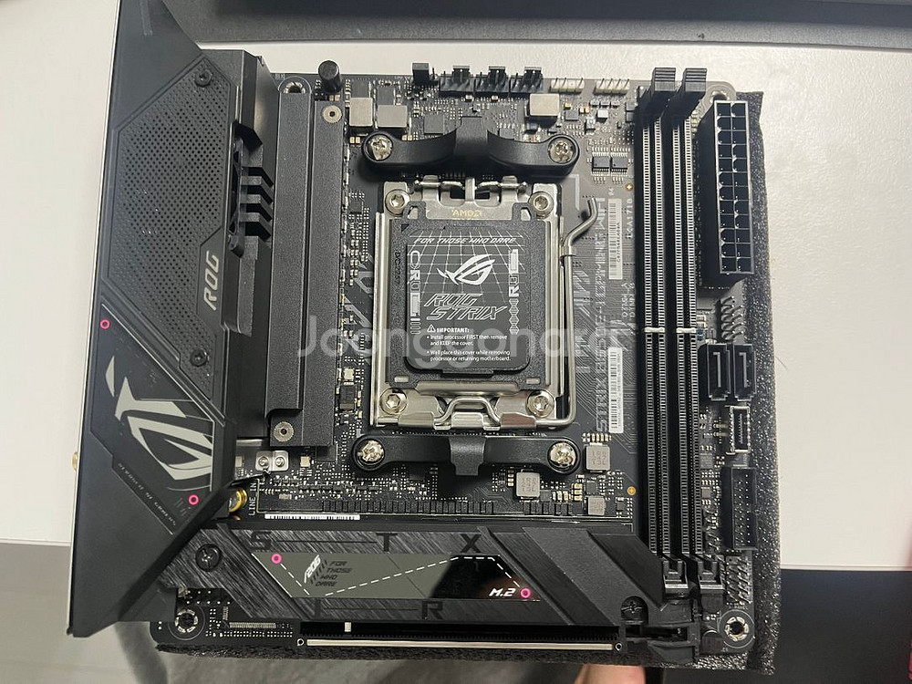 Asus rog b650e-i gaming wifi--1